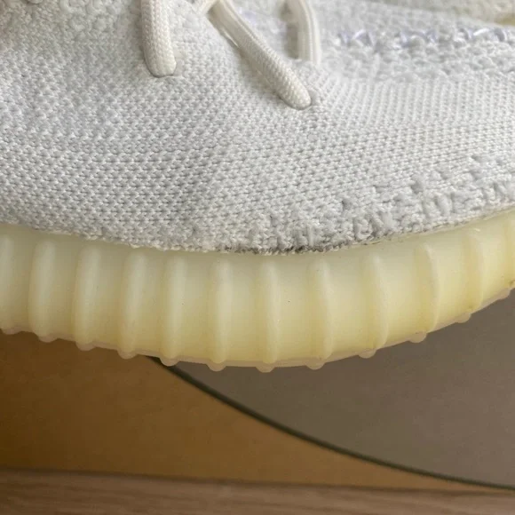 Adidas Yeezy Boost 350 V2 Cream White/Triple White- SZ 7 M- W 8.5 - Picture 6 of 16